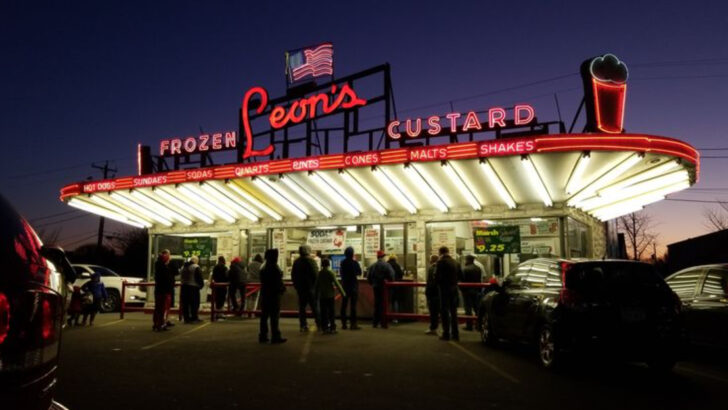 This Old-School Wisconsin Drive-In Hasn&rsquo;t Changed Its Custard Recipe in Over 80 Years and the Line Out Front Proves Why