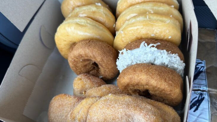 This Tiny Florida Bakeshop Quietly Serves One Incredible Croissant Donut