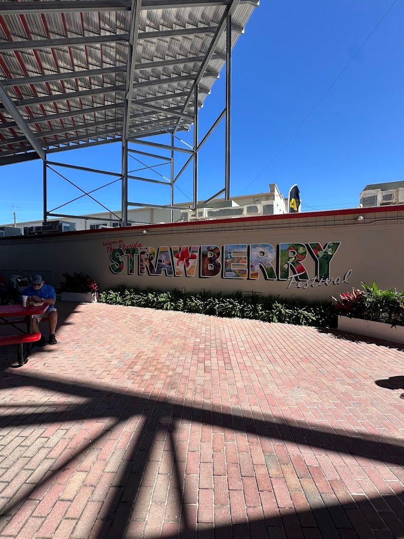 Beating Crowds and Heat