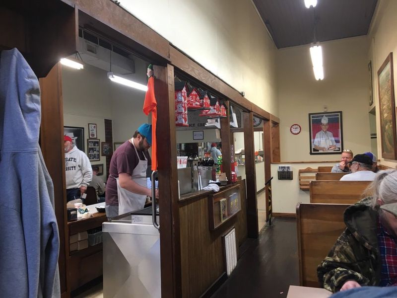 Why Snappy Lunch Remains a North Carolina Treasure