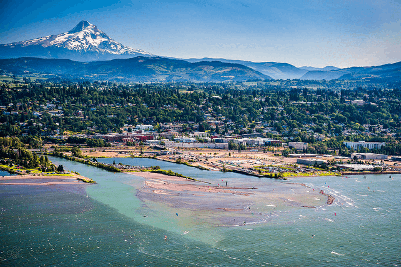Kiteboarding at Hood River to White Salmon Bridge Corridor