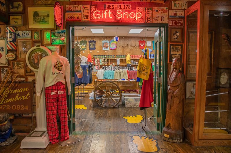 Lamberts Cafe Home of Throwed Rolls (Sikeston)