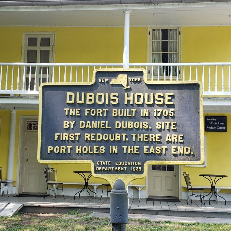 Start at Dubois Fort Visitor Center
