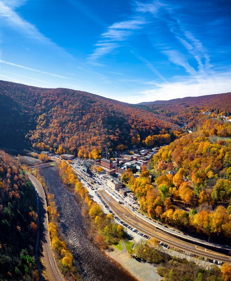 Spectacular Fall Foliage That Stops You in Your Tracks