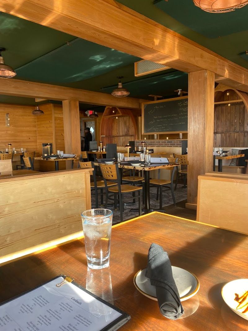 A Polished Yet Cozy Atmosphere