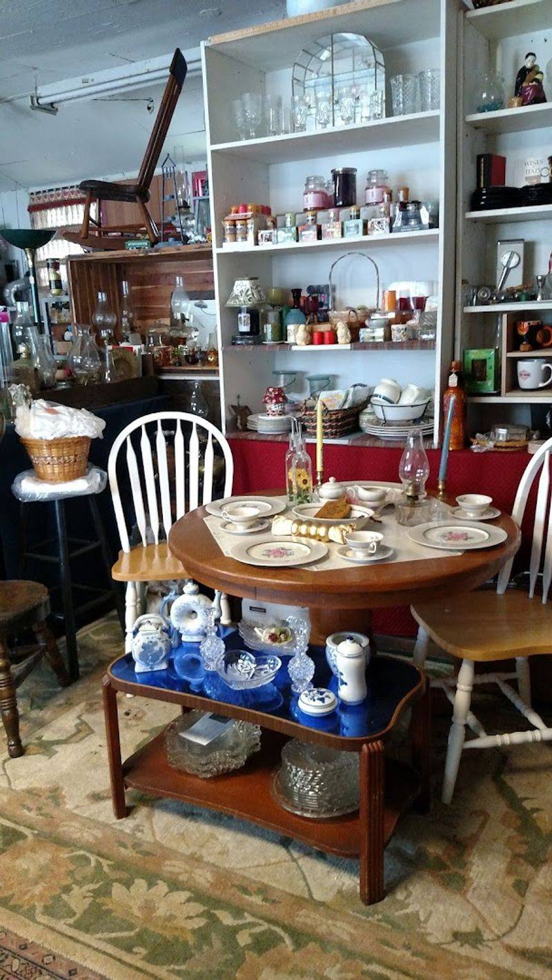 Hunting Vintage Furniture And Antiques