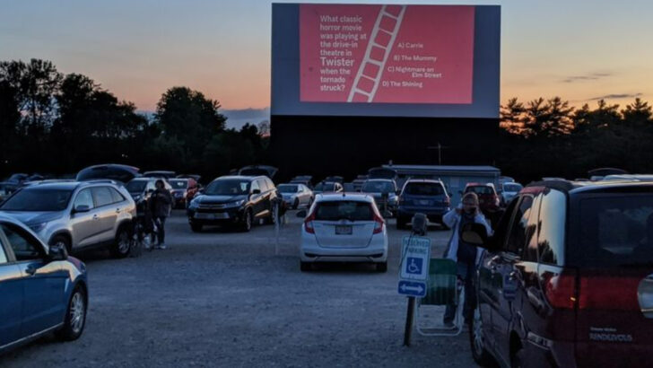 10 Ohio Drive-In Movie Theaters That Make Going To The Movies Feel Fun Again