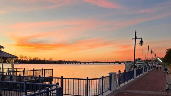 10 Waterfront Spots in North Carolina That Make a Spring Evening Feel Like a Mini Getaway