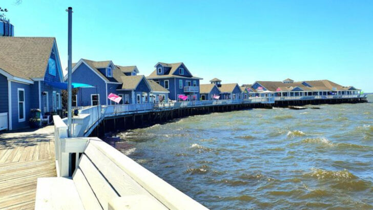 11 North Carolina Coastal Boardwalks Worth Adding To Your Next Beach Trip