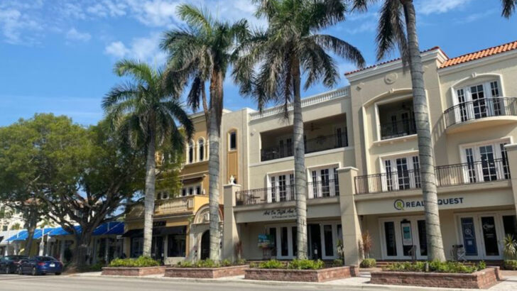 12 Florida Main Streets&nbsp;That Were Made for&nbsp;a Sunny Spring Afternoon