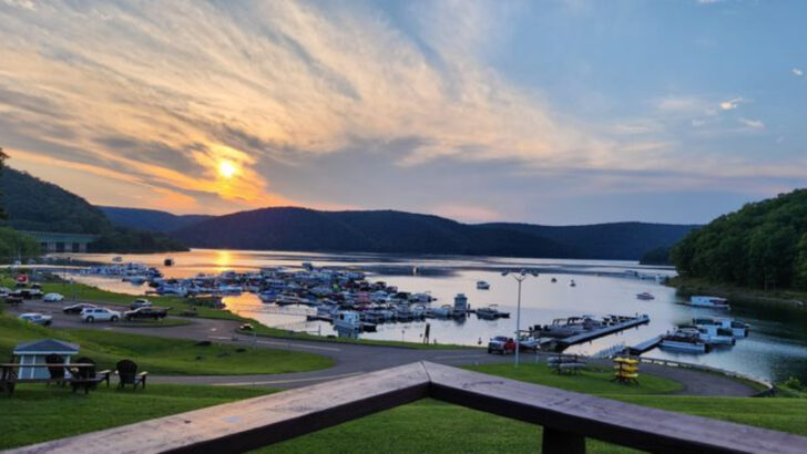 12 Waterfront Restaurants in Pennsylvania Where Spring Evenings Feel Like They Last Forever