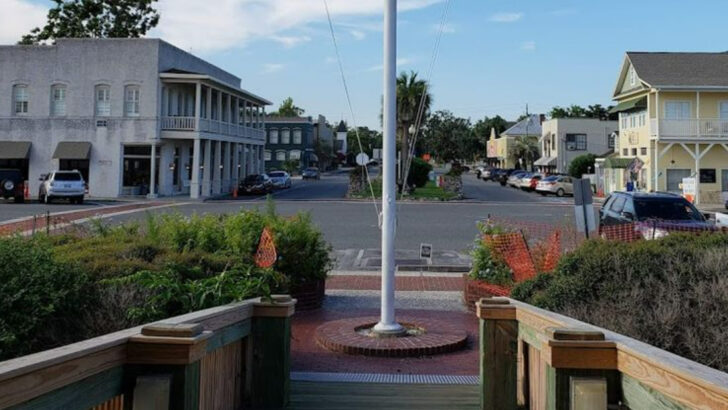 14 Lovely Georgia Main Streets Where a Spring Afternoon Could Last Forever