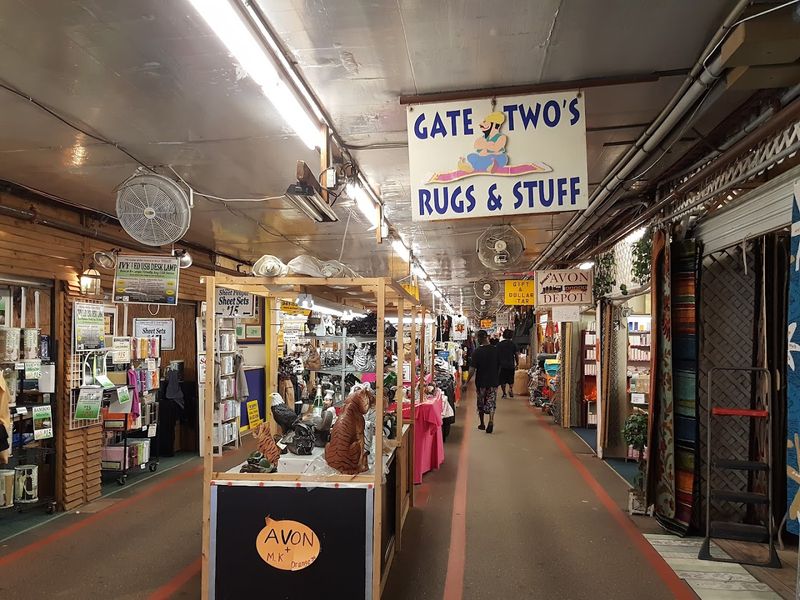 Nearly 900 Vendors Under One Roof