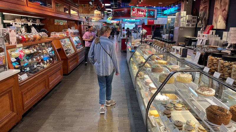 Tips for Visiting Reading Terminal Market Like a Local
