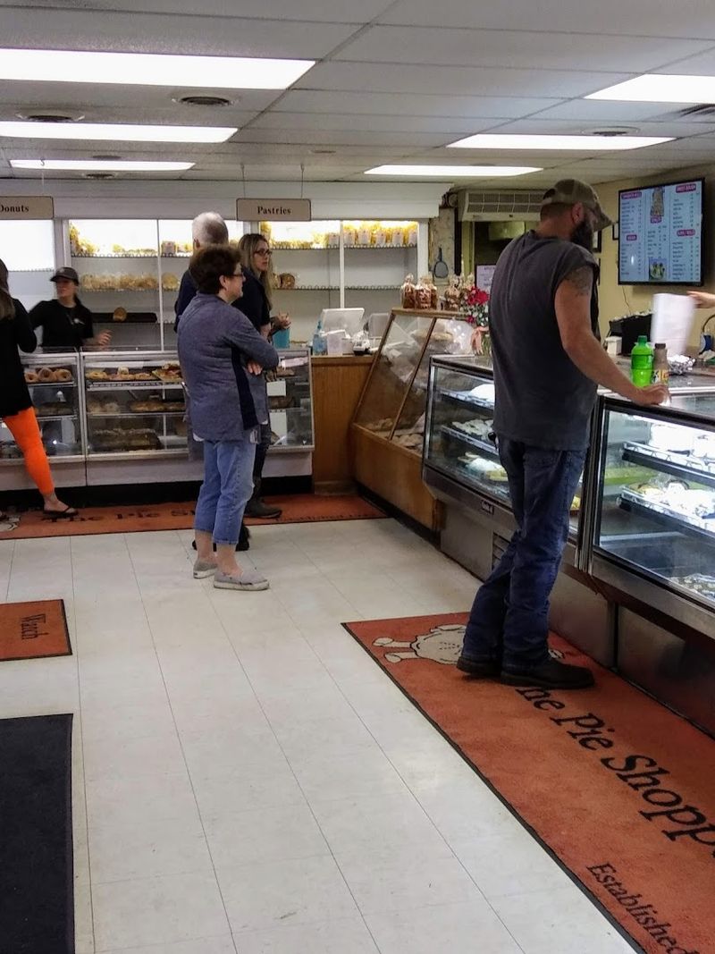 8. Lines, Service, And The Busy Bakery Rhythm