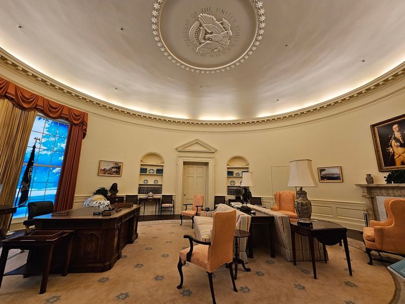 The Oval Office replica everyone stops for