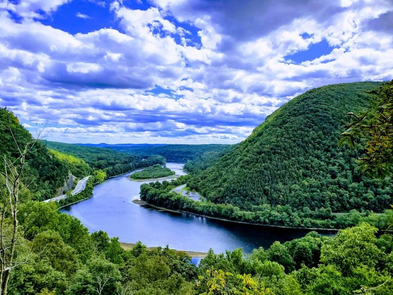 Mount Tammany Trail and the Famous Water Gap View