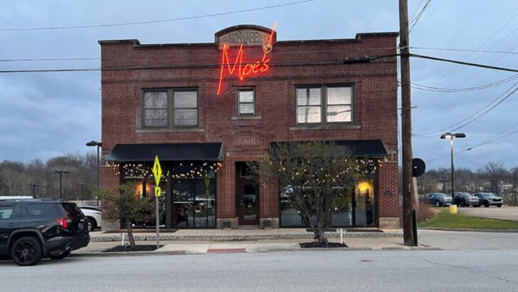 A Century-Old Tavern Along An Ohio River Now Turns Out Pan-Seared Duck And Hand-Rolled Ravioli Every Night