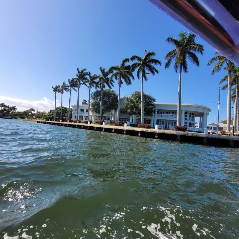 Las Olas Isles Neighborhood Highlights