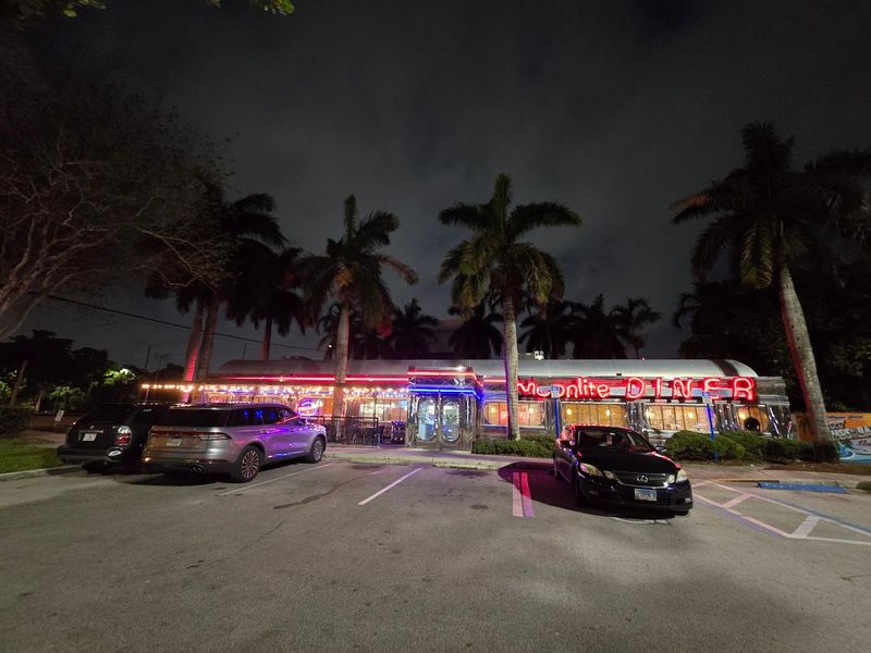 Late-Night Hours That Keep the Good Times Going