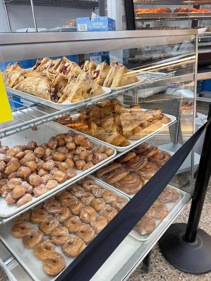 The Apple Fritter That Steals the Spotlight