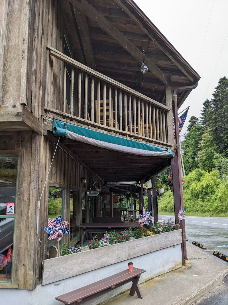 A Swiss-Inspired Setting Along the Parkway