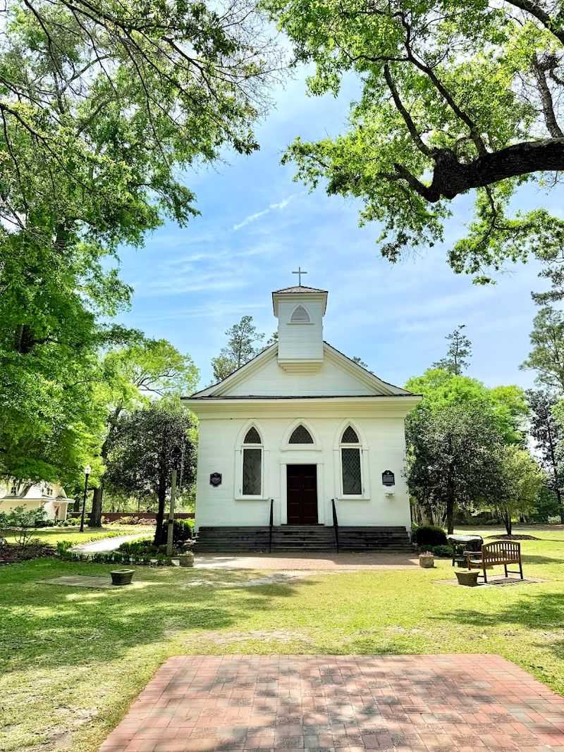 Unique Features and Artistic Spaces