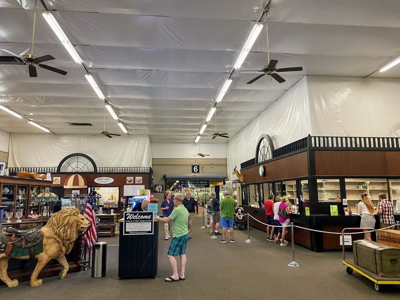 Three Floors of Endless Exploration