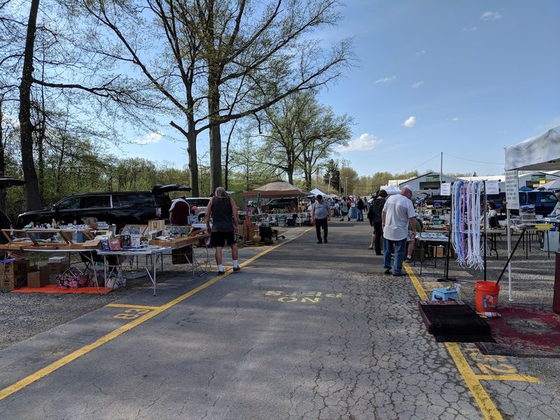 A Massive Indoor & Outdoor Flea Market Experience