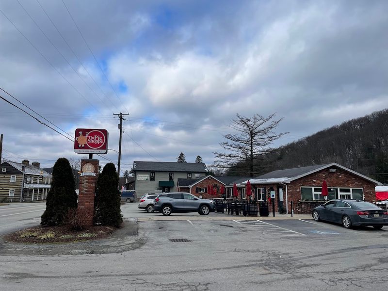 1. A Classic US-30 Roadside Bakery Setting
