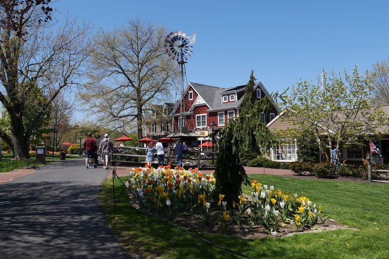 Colonial-Inspired Architecture and Layout