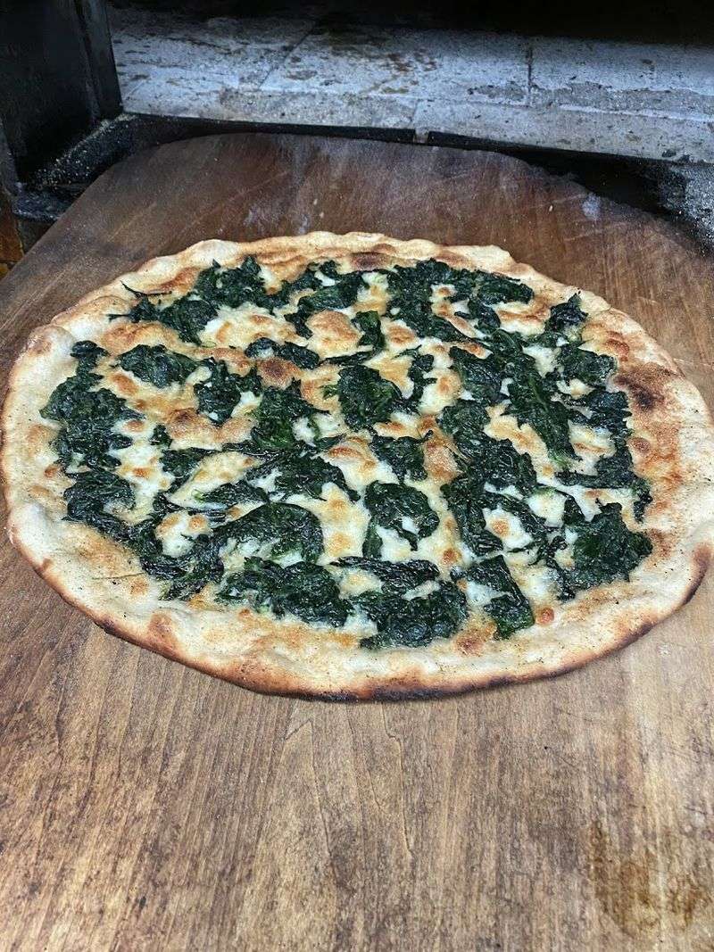 Minimalist Toppings That Let the Crust Shine