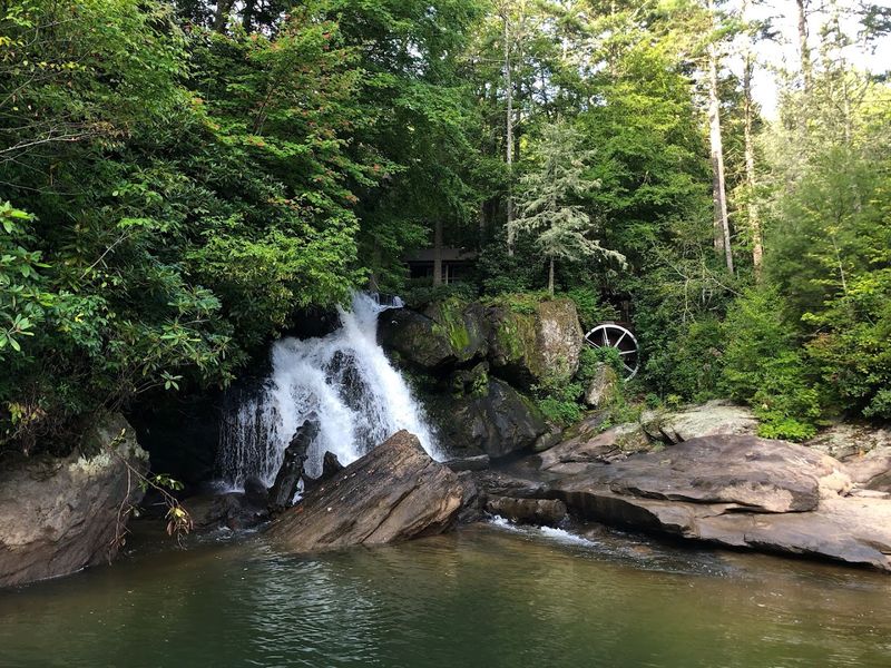 Nearby Hiking in Panthertown Valley