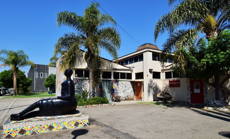 What the neighborhood context adds to a visit