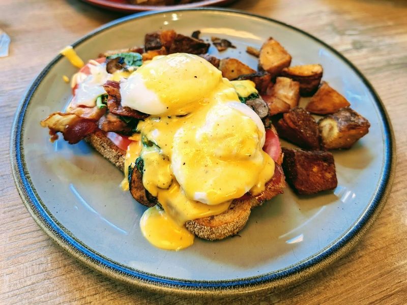 The Paramount, Beacon Hill