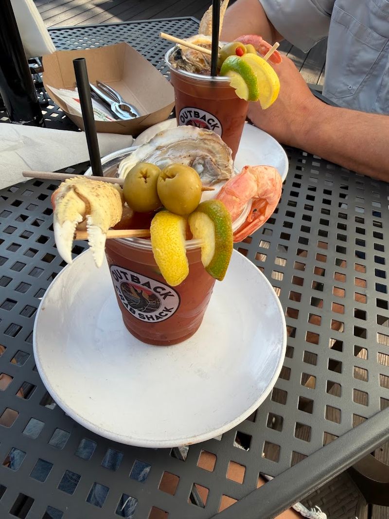 Laid-Back Vibes With Drinks, Music, and Big Deck Energy