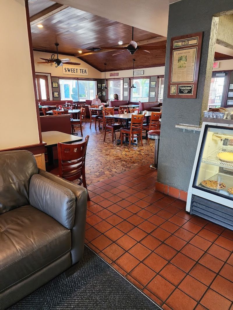 Visitor Info: Plan Your Trip to Reececliff