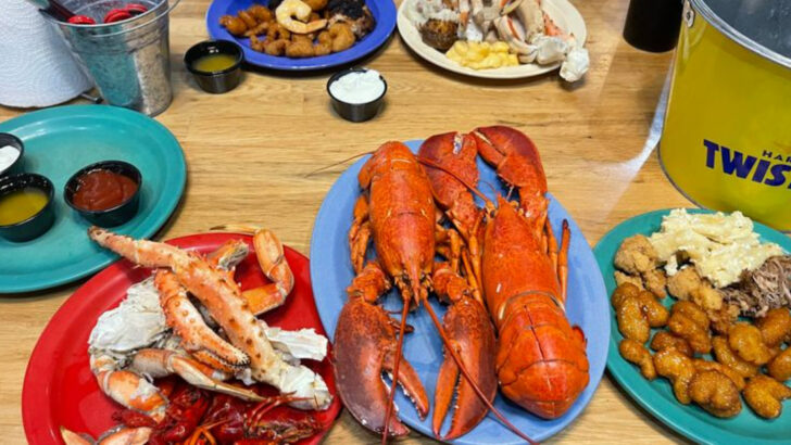 After A Beach Day, This Seafood Buffet In North Carolina Is Built For Serious Appetites