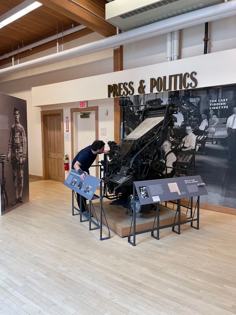 The Fascinating Linotype Machine and Printing History