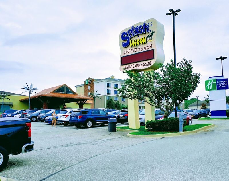 Hotels, Packages, and Timing Your Visit