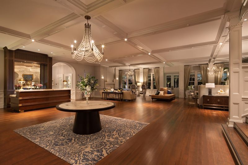 High Society Tourism and America's Elite Families