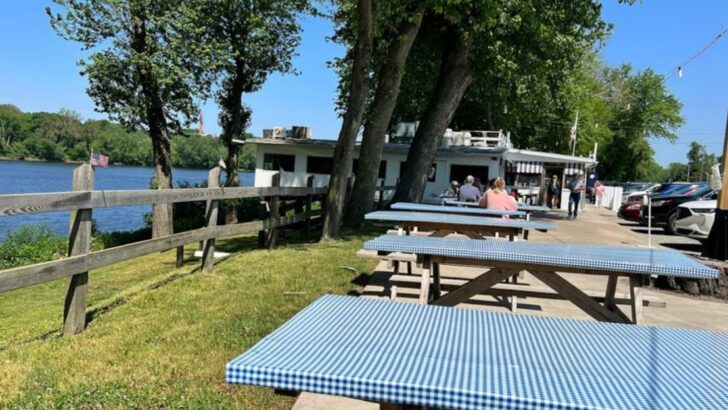 At a Small Roadside Drive-In in Pennsylvania, the Shrimp Dinner Has Been a Local Favorite for Decades