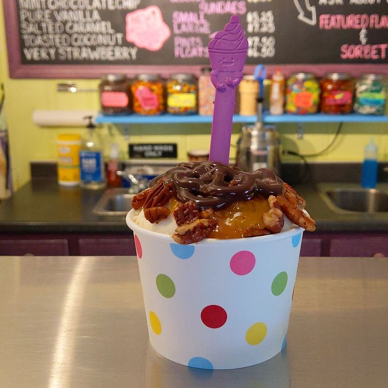 Great Licks Ice Cream Shop / CW Fudge Factory (Matlacha)