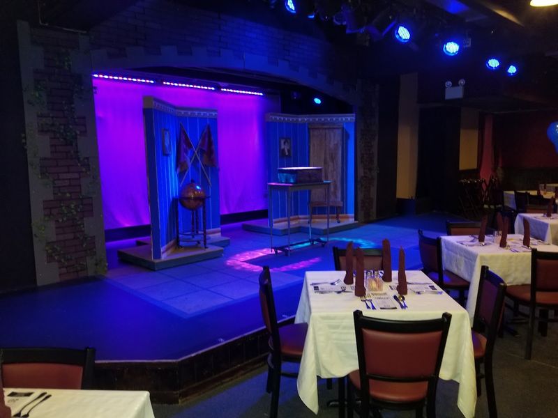 Pines Dinner Theatre (Allentown)