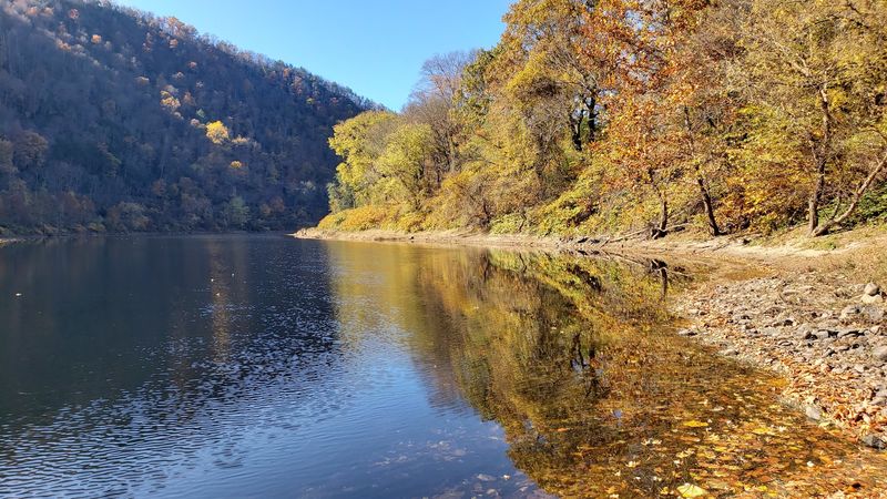 Fall Foliage Hikes: A Whole Different Kind of Beautiful