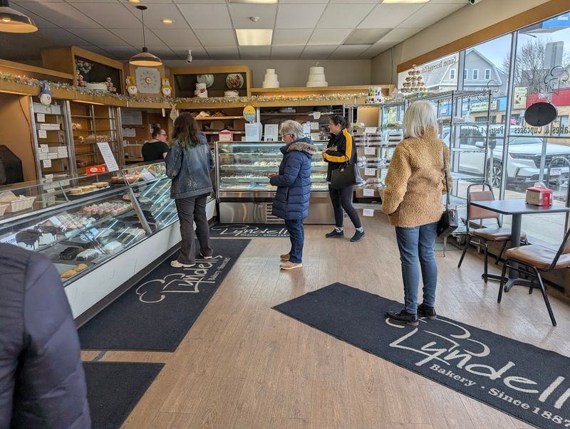 Lyndell's Bakery (Somerville)
