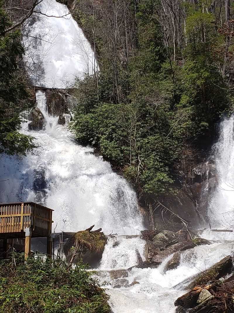 Anna Ruby Falls