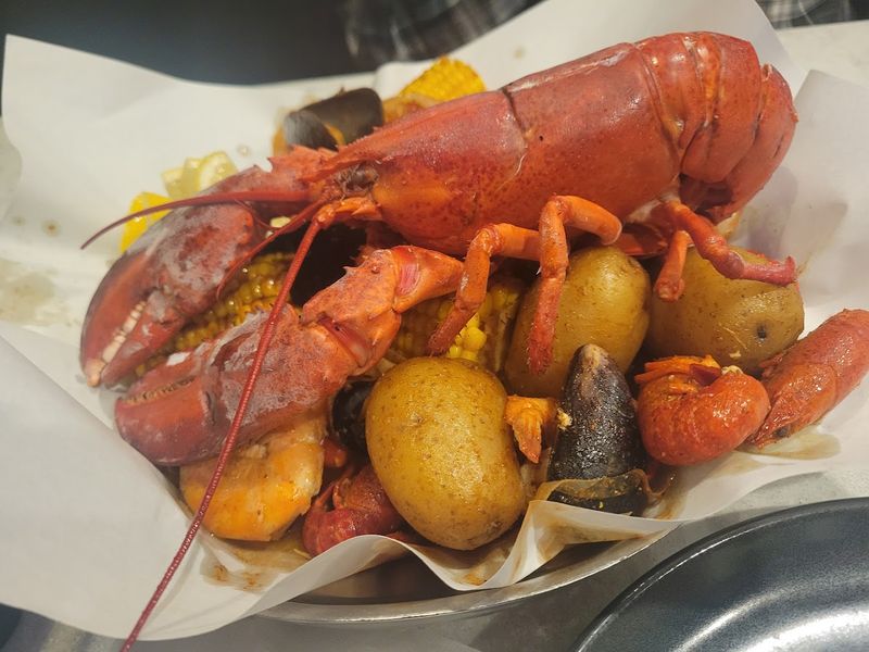 A Menu Packed With Florida Seafood Classics