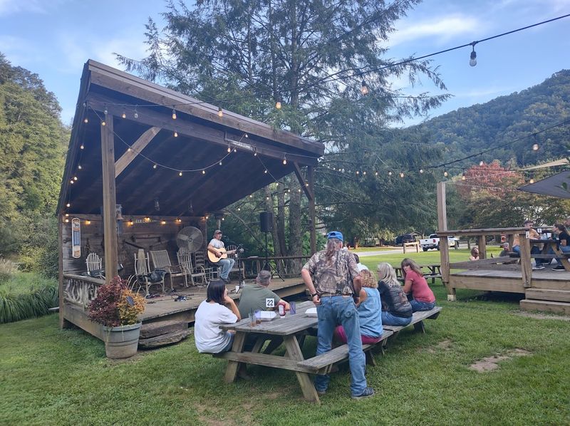 Mountain Restaurant With Live Entertainment