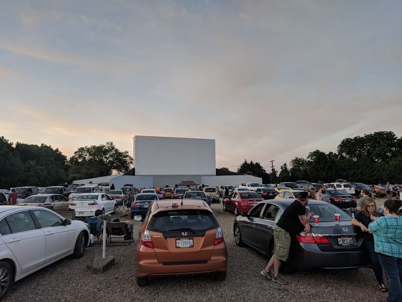 Skyview Drive-In (Lancaster)